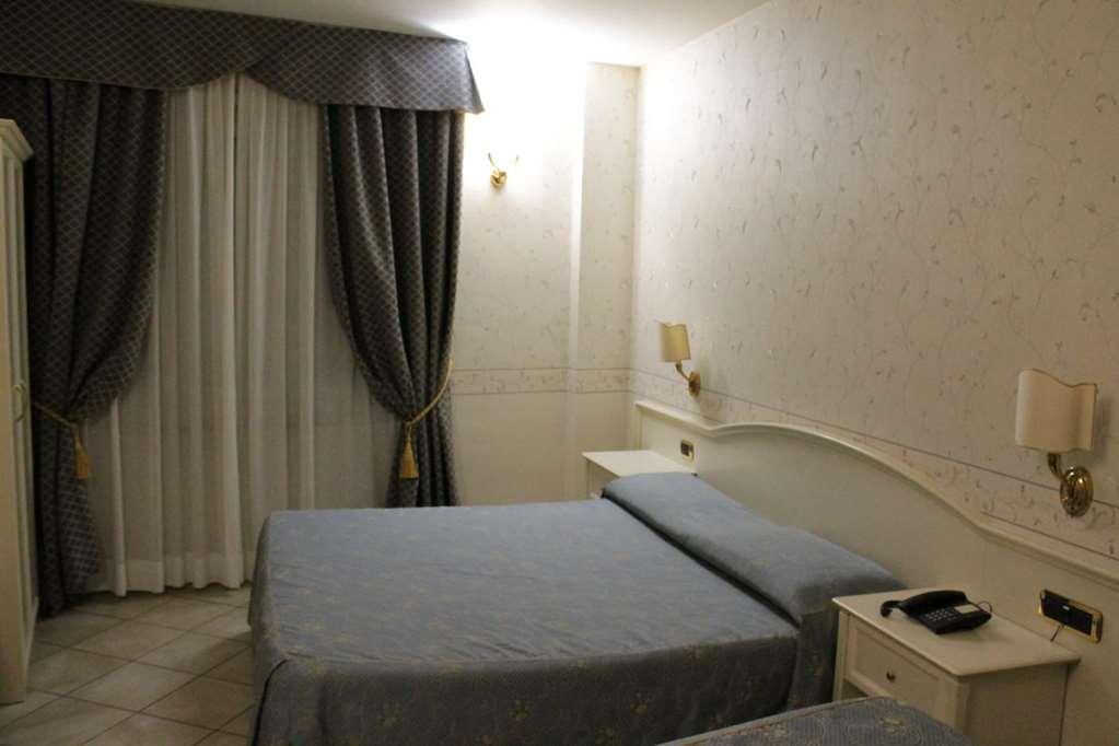 Hotel La Noce Chivasso Rum bild